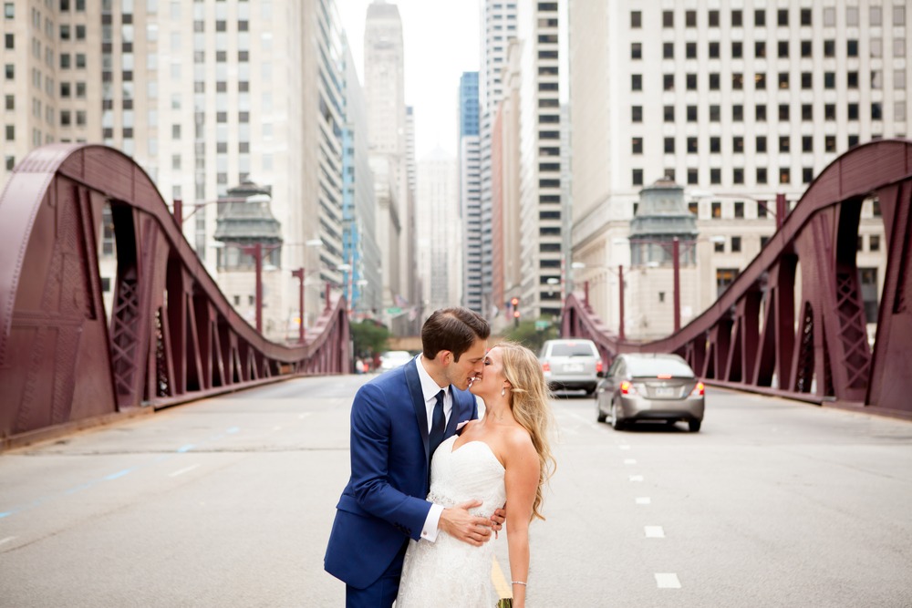 chicago bridge wedding photo